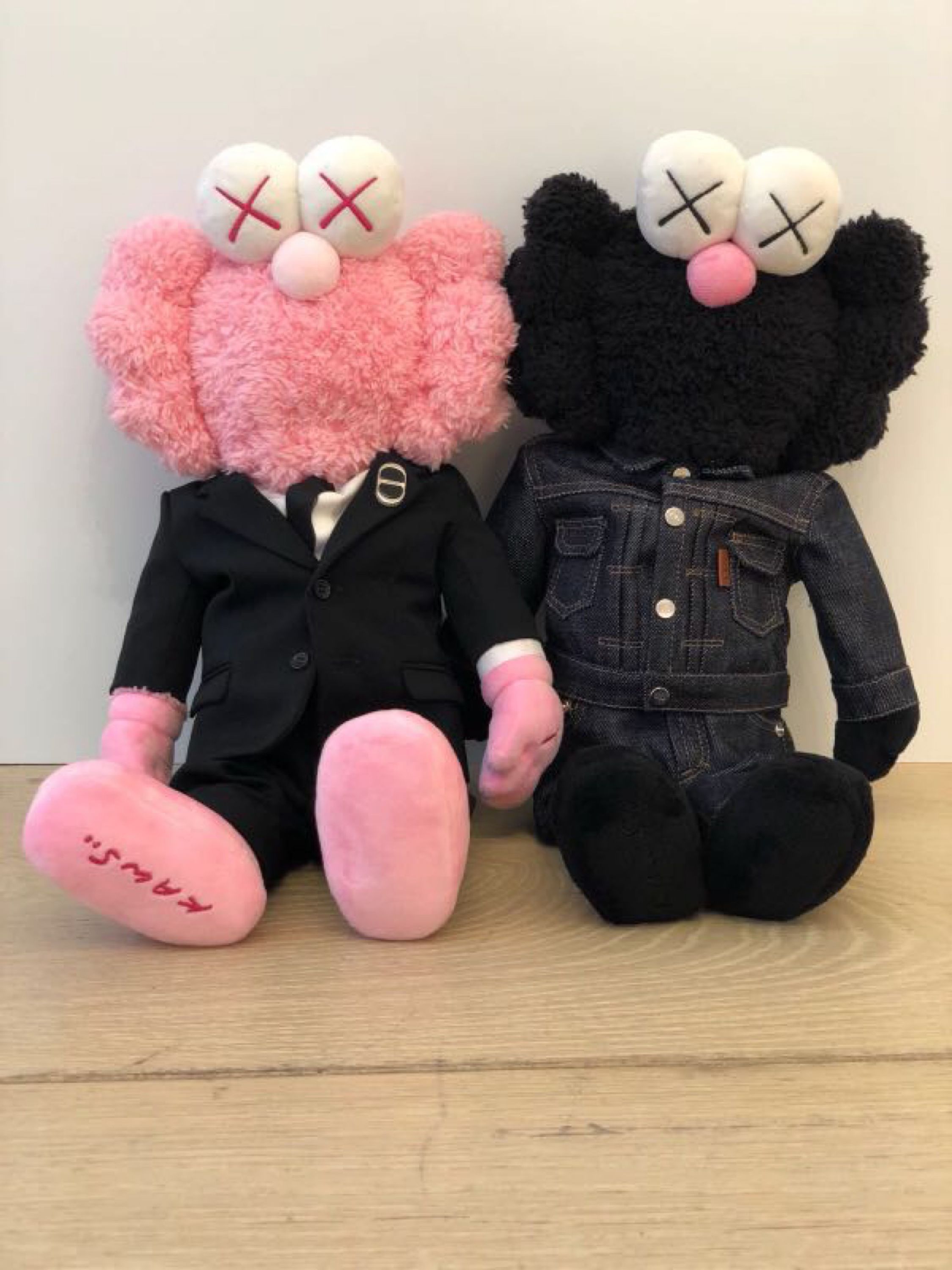 kaws dior toy